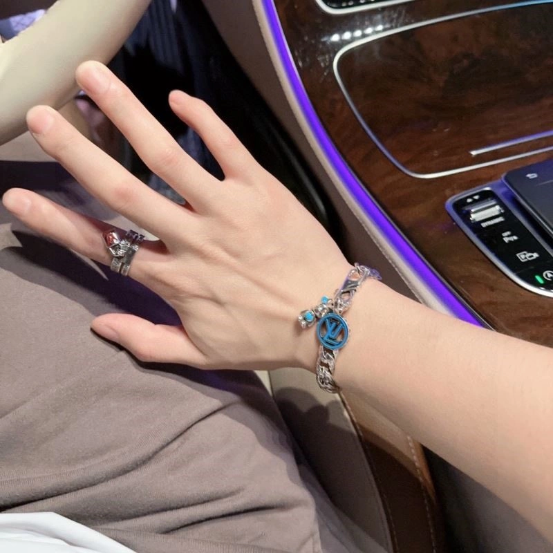 FastDry Louis Vuitton Bracelets 249546