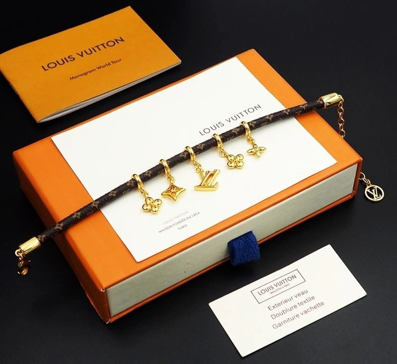 Attractive Louis Vuitton Bracelets 249548