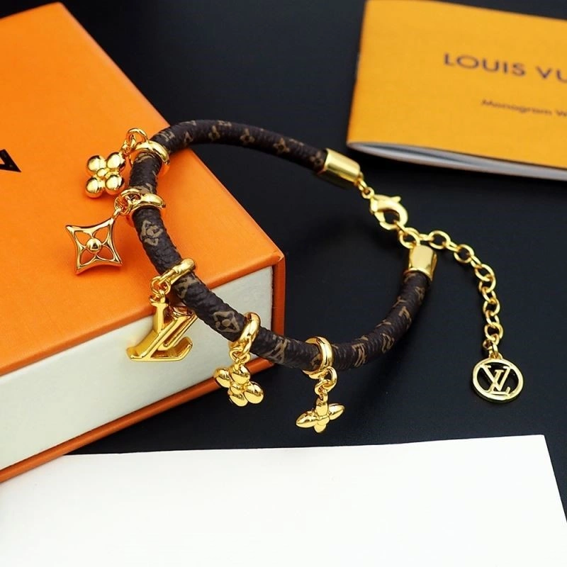 Attractive Louis Vuitton Bracelets 249548