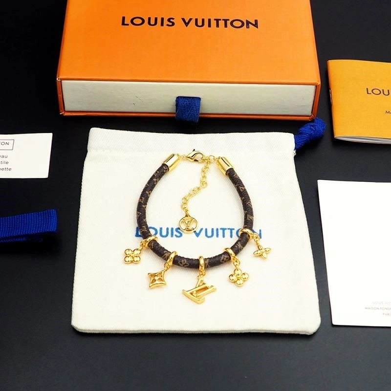 Attractive Louis Vuitton Bracelets 249548