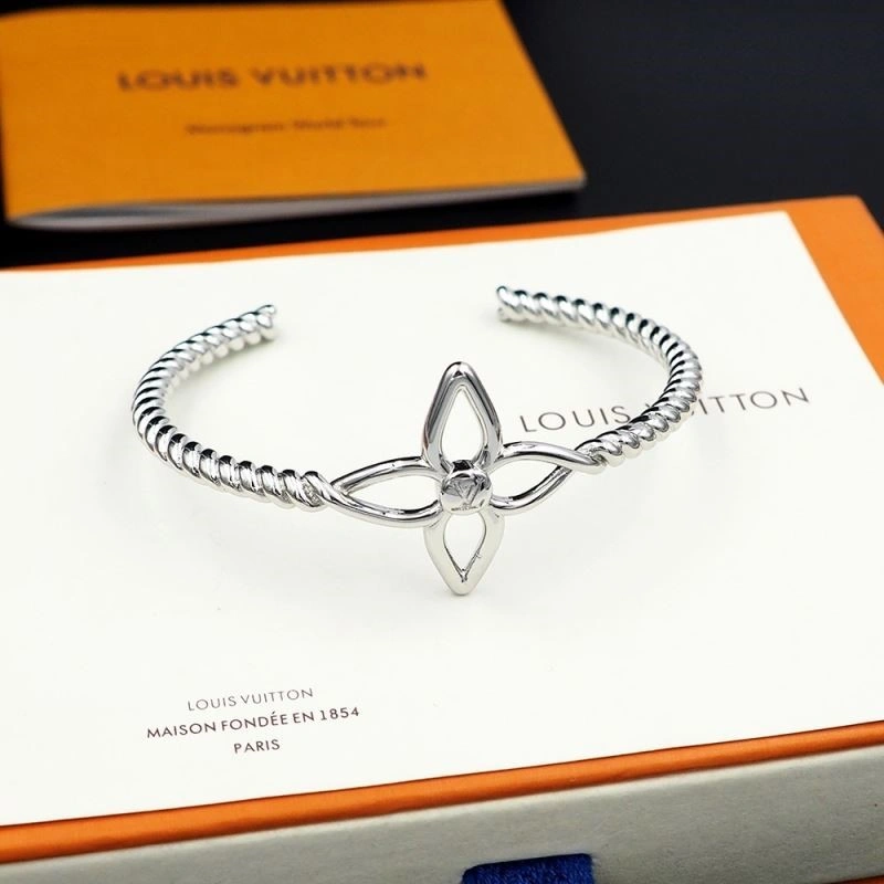 Efficient Louis Vuitton Bracelets 249540