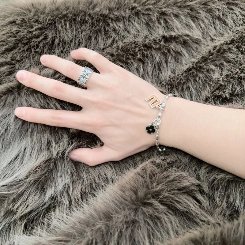 BestValue Louis Vuitton Bracelets 249508