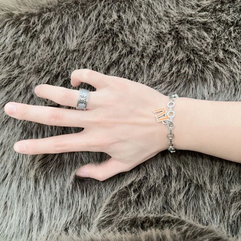 Louis Vuitton Bracelets Lightweight 249503
