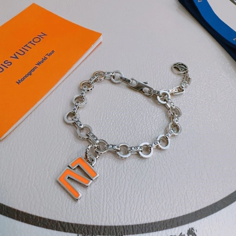 Louis Vuitton Bracelets Lightweight 249503