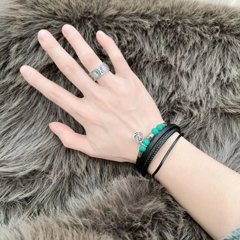 EyeCatching Louis Vuitton Bracelets 249490