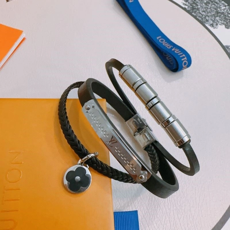 TechFriendly Louis Vuitton Bracelets 249499