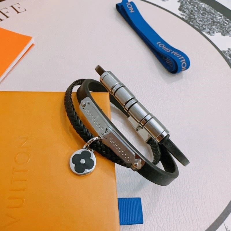 TechFriendly Louis Vuitton Bracelets 249499