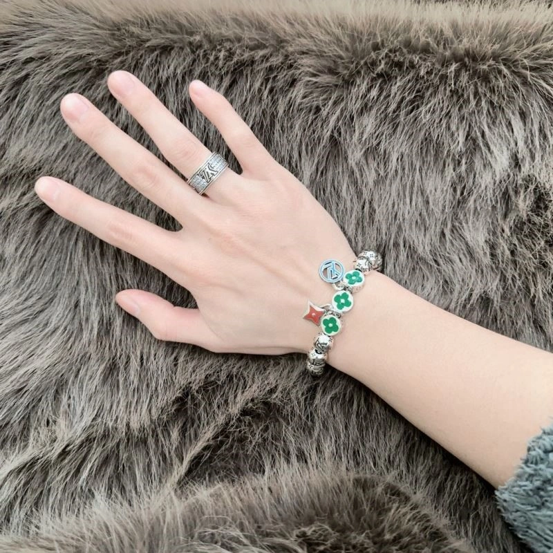 Louis Vuitton Bracelets Efficient 249505