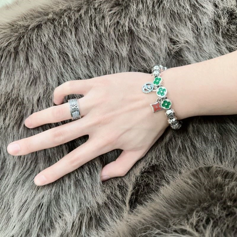 Louis Vuitton Bracelets Efficient 249505