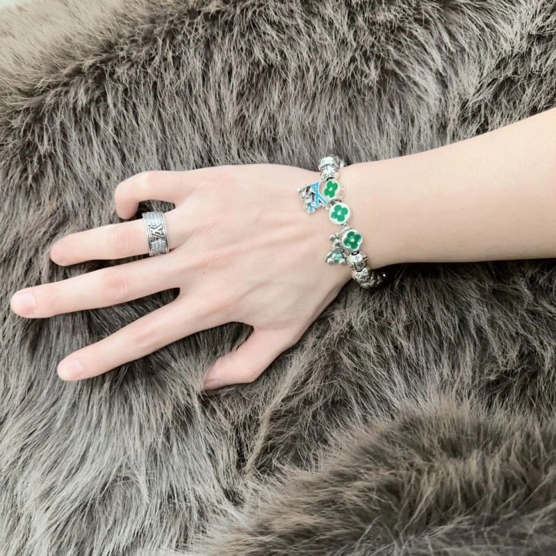 Effortless Louis Vuitton Bracelets 249507