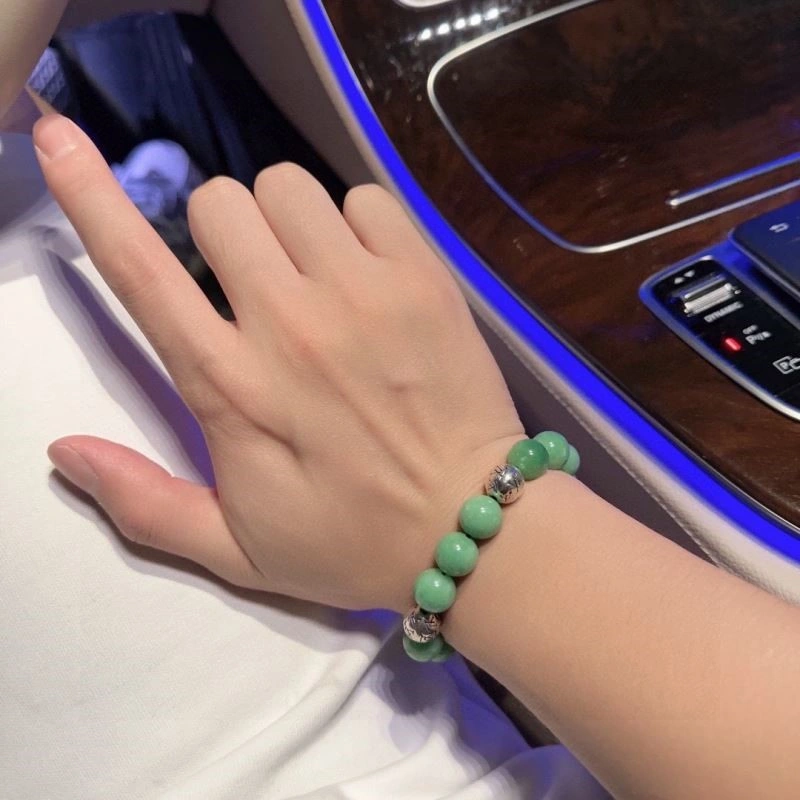 Louis Vuitton Bracelets Sleek 249188
