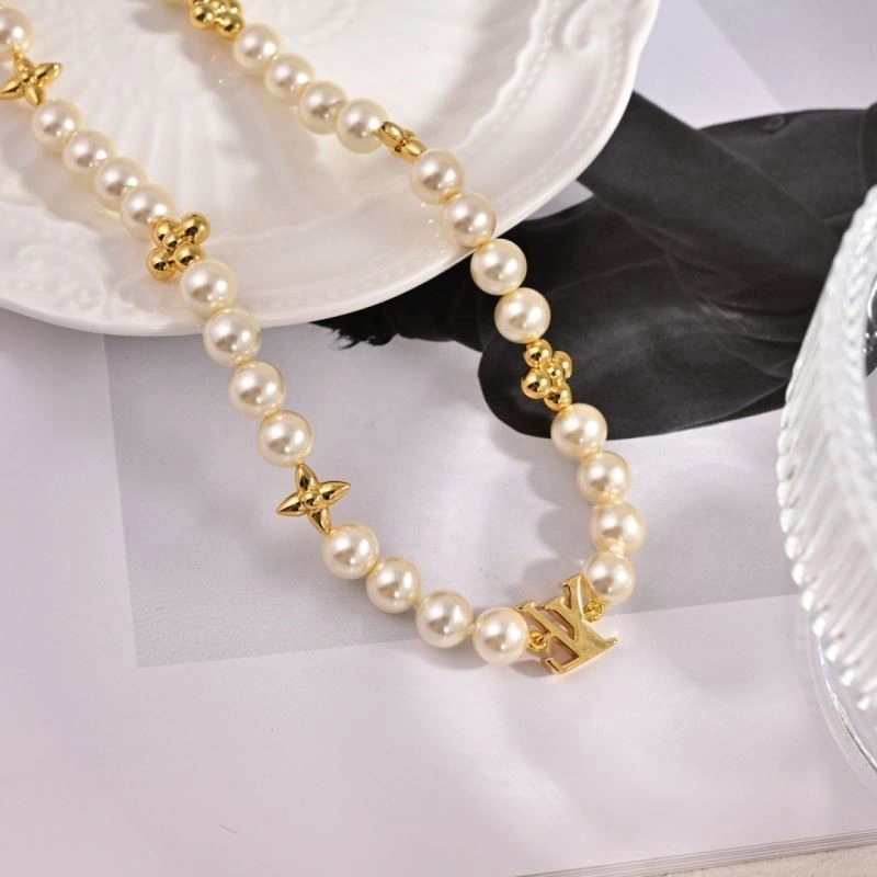 Louis Vuitton Bracelets UrbanChic 249173