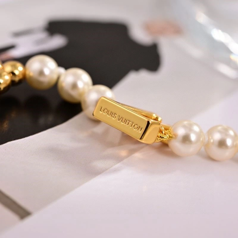 Louis Vuitton Bracelets UrbanChic 249173
