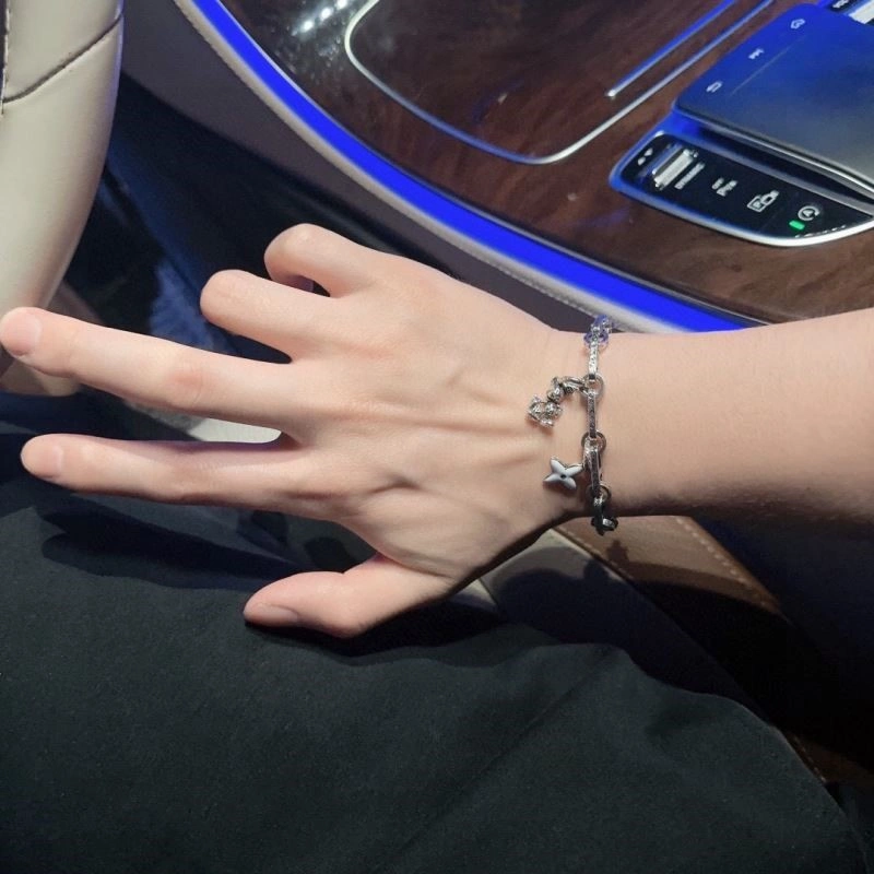 AllSeason Louis Vuitton Bracelets 249179