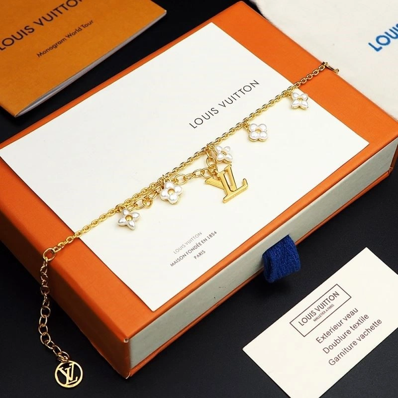 Louis Vuitton Bracelets Snug 249171