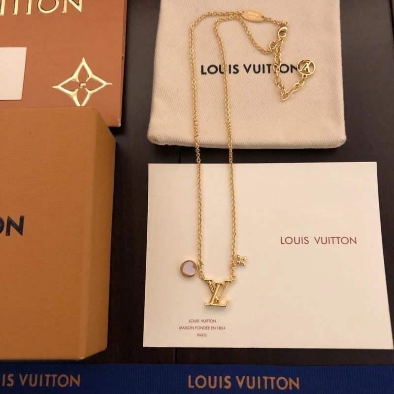 Louis Vuitton Bracelets UrbanChic 249158