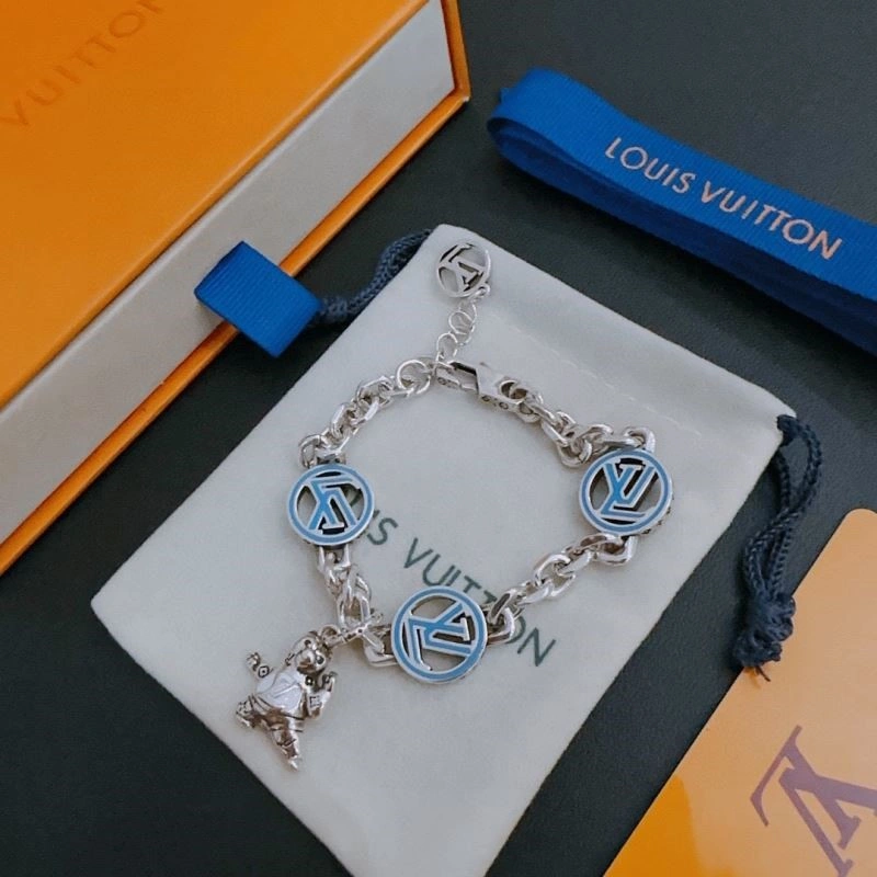 Louis Vuitton Bracelets DailyWear 249155