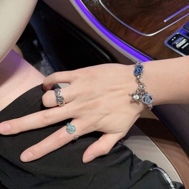 Louis Vuitton Bracelets DailyWear 249155