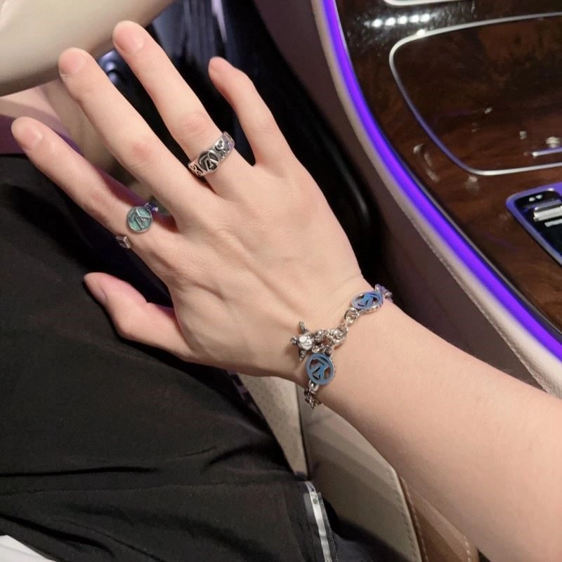 Louis Vuitton Bracelets DailyWear 249155