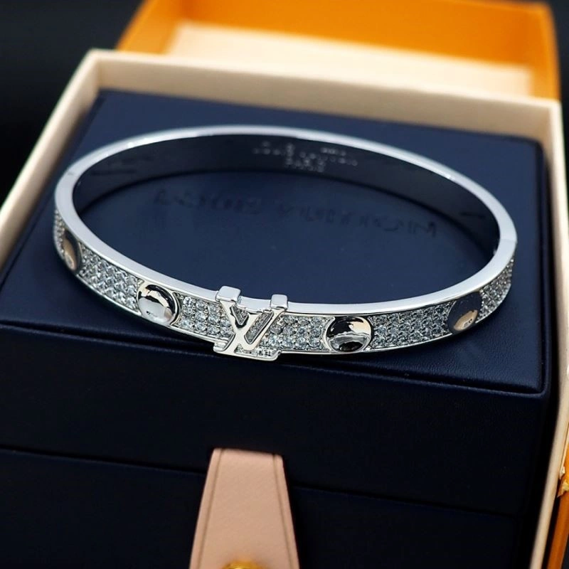 Fashionable Louis Vuitton Bracelets 249151
