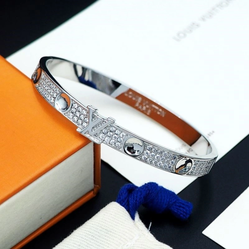 Fashionable Louis Vuitton Bracelets 249151