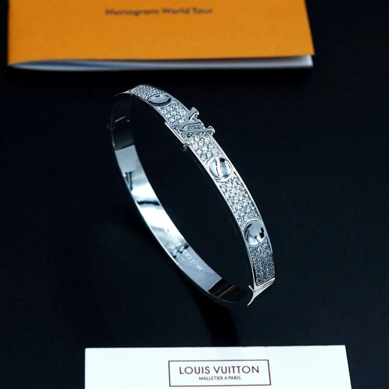 Fashionable Louis Vuitton Bracelets 249151