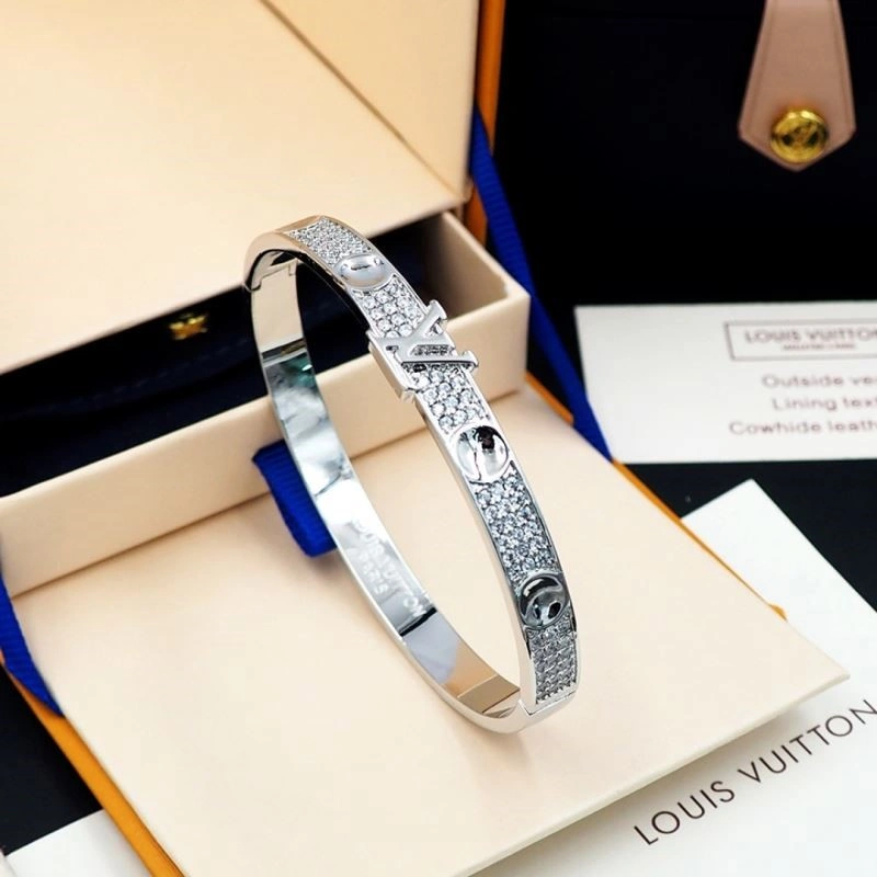 Fashionable Louis Vuitton Bracelets 249151