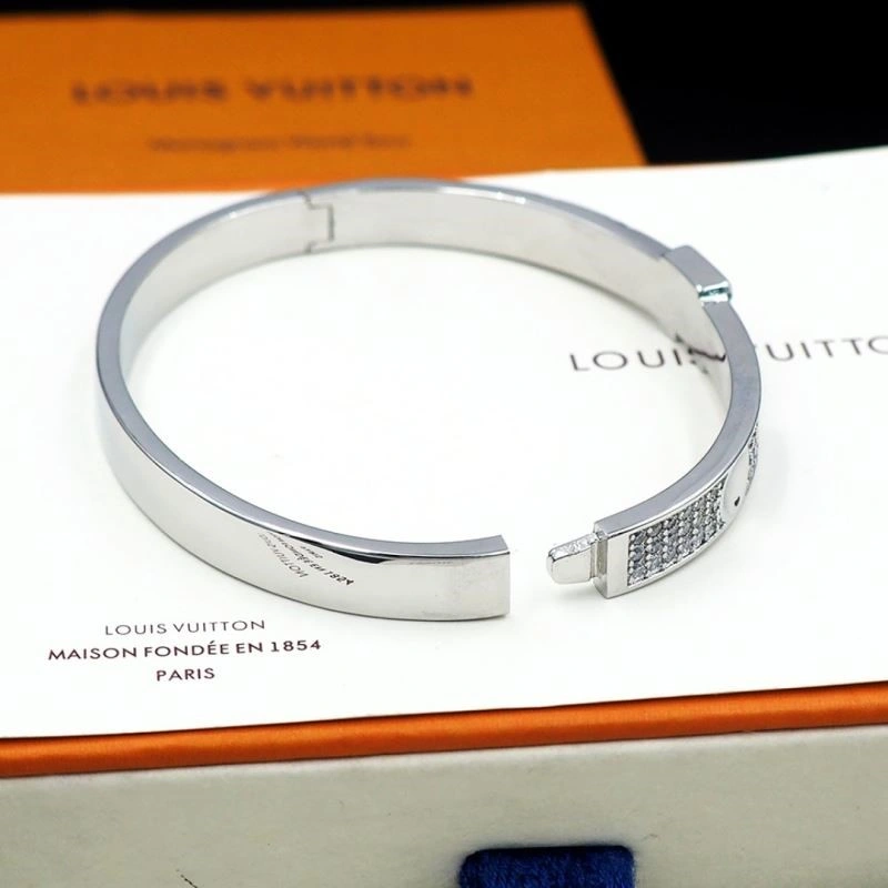 Fashionable Louis Vuitton Bracelets 249151