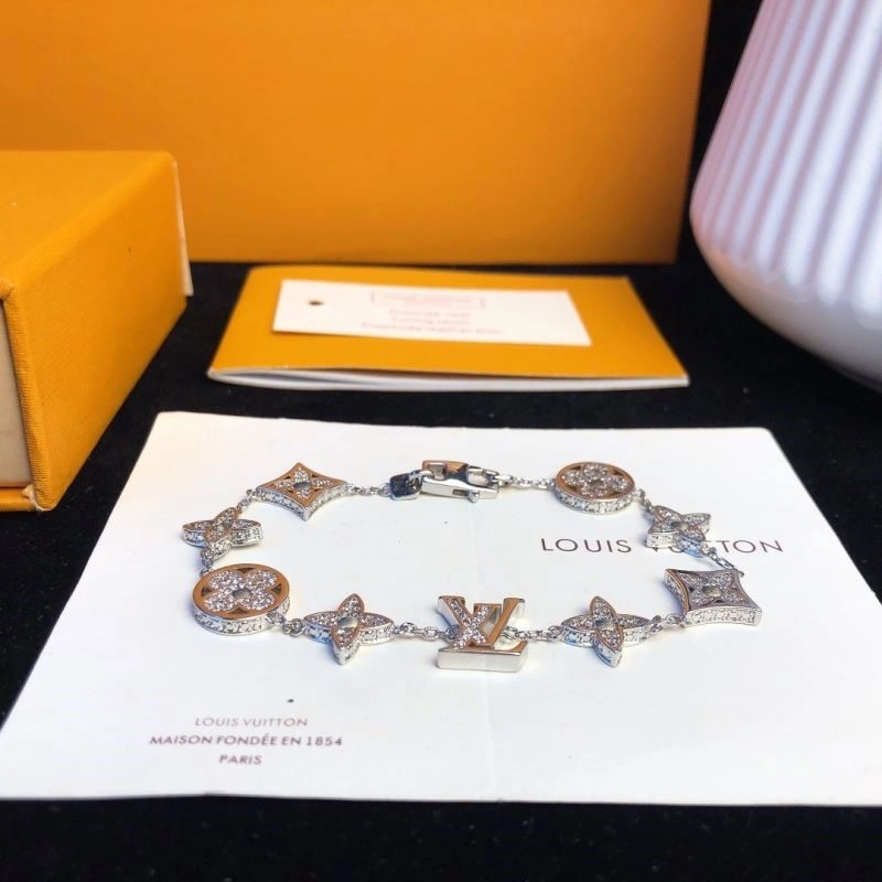 Louis Vuitton Bracelets Sporty 249146
