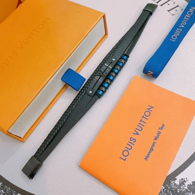 Bold Louis Vuitton Bracelets 249144