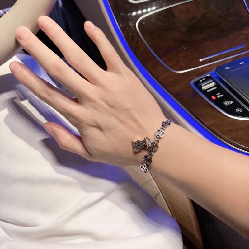 Louis Vuitton Bracelets WellDesigned 249131