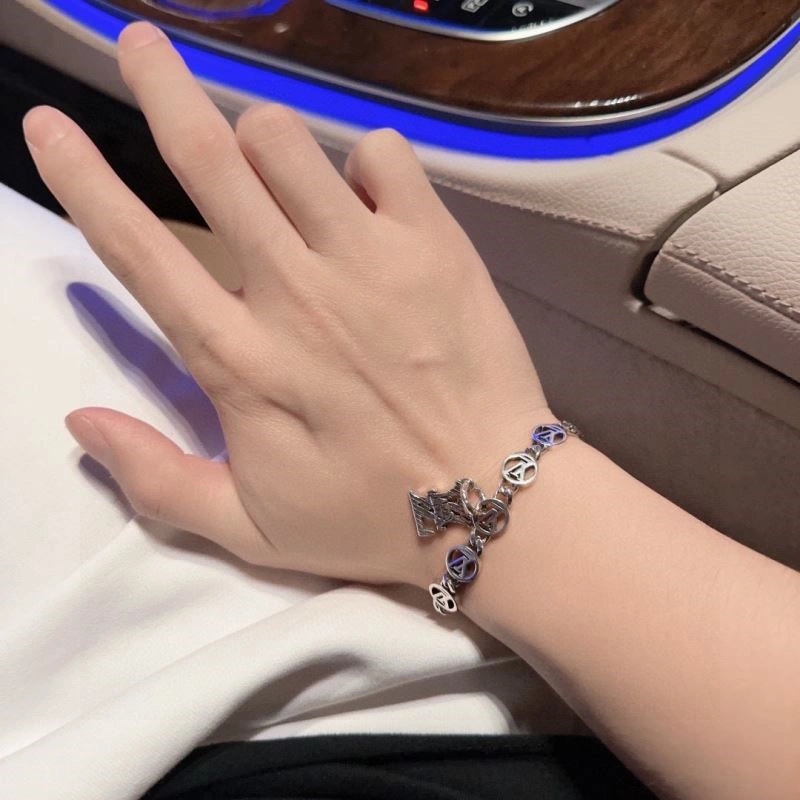 Louis Vuitton Bracelets WellDesigned 249131