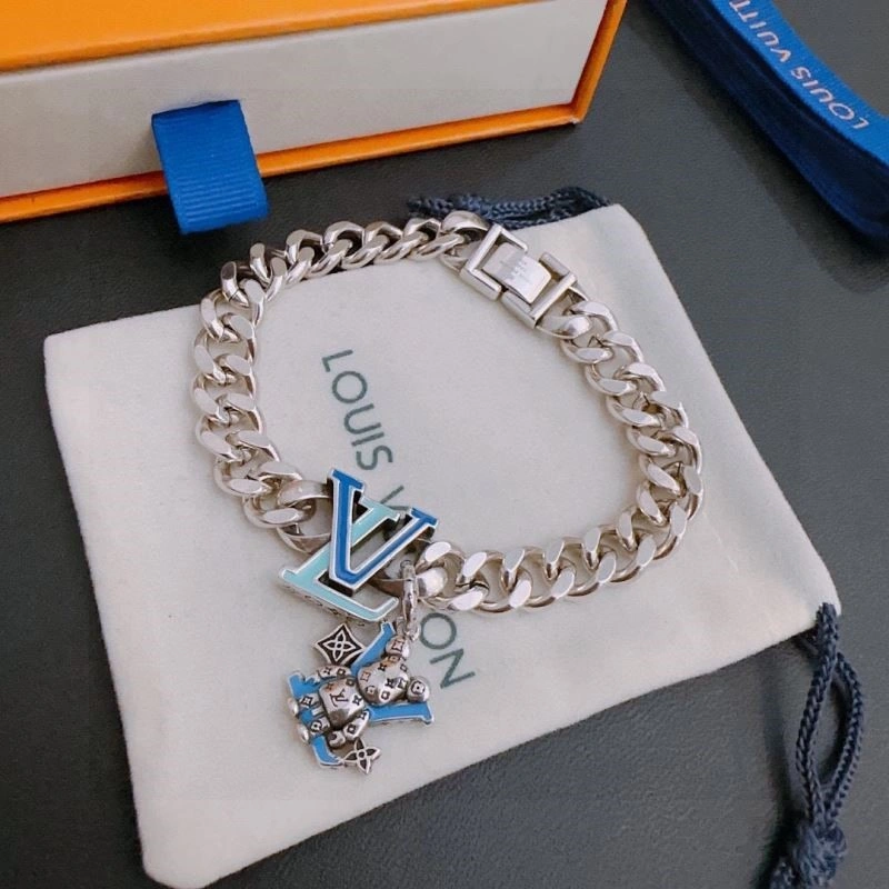 Lightweight Louis Vuitton Bracelets 249124