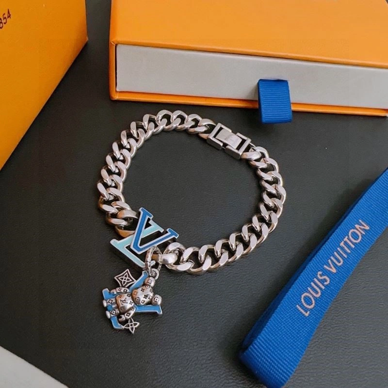 Lightweight Louis Vuitton Bracelets 249124