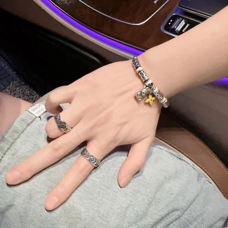 Louis Vuitton Bracelets Contemporary 249113