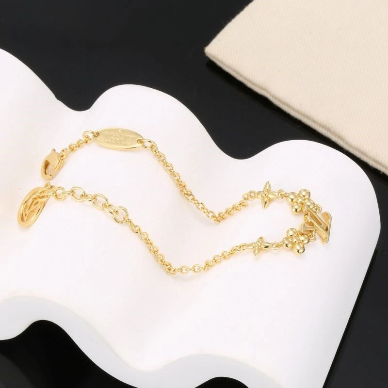 Louis Vuitton Bracelets Sleek 249107