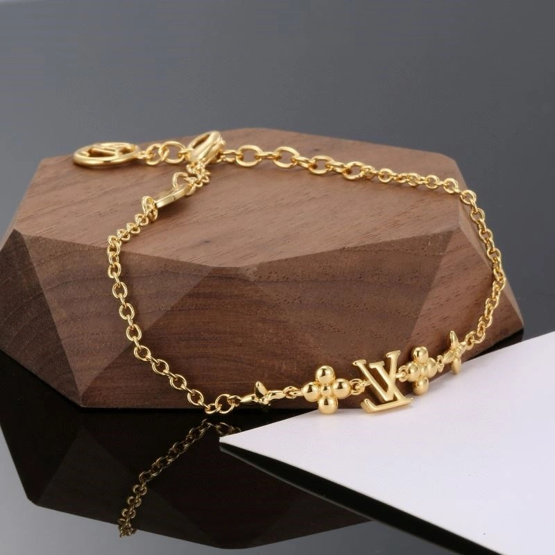 Louis Vuitton Bracelets Sleek 249107