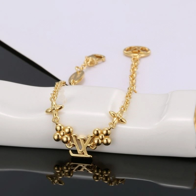 Louis Vuitton Bracelets Sleek 249107