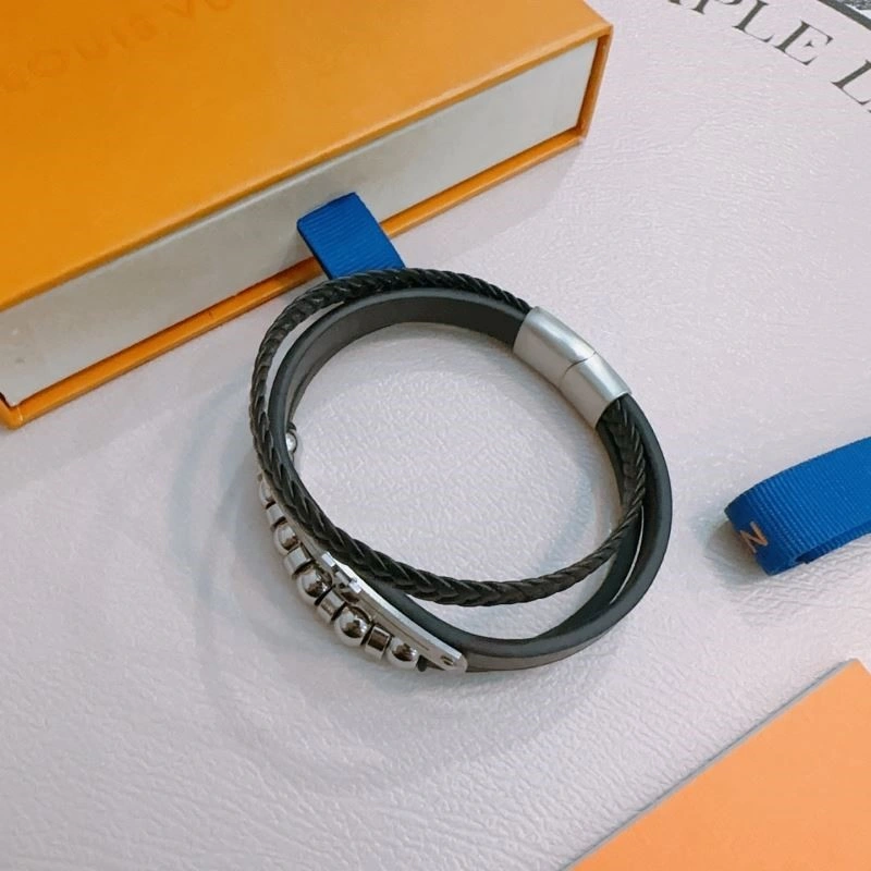 Louis Vuitton Bracelets StreetReady 249136