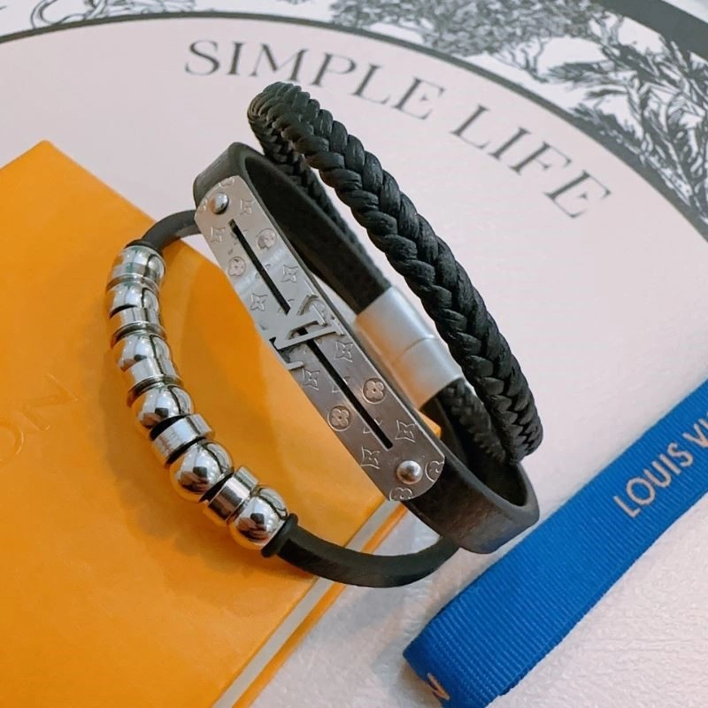 Louis Vuitton Bracelets StreetReady 249136