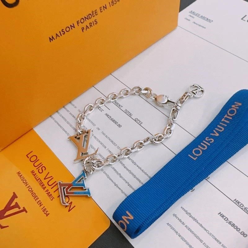 Chic Louis Vuitton Bracelets 249126