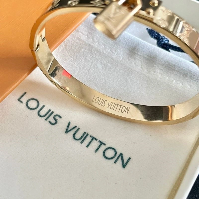 Louis Vuitton Bracelets Breathable 249120