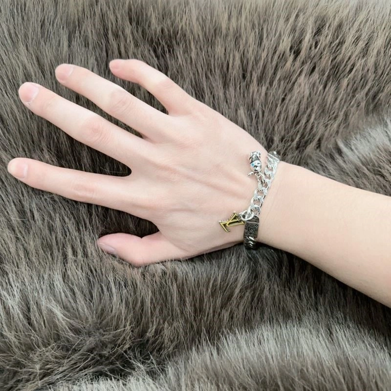 Louis Vuitton Bracelets FreshLook 249137
