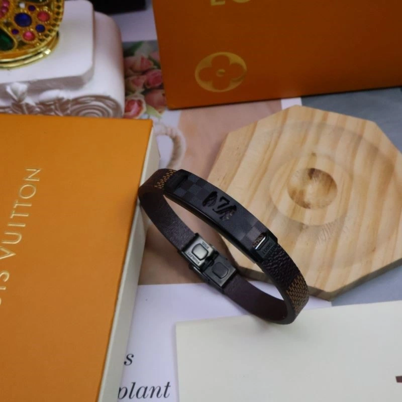 Louis Vuitton Bracelets EyeCatching 249105