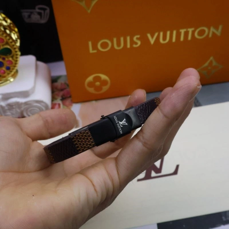 Louis Vuitton Bracelets EyeCatching 249105