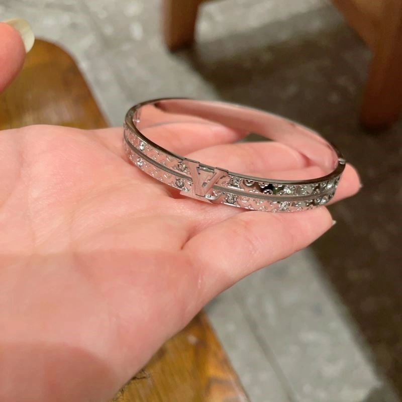 Louis Vuitton Bracelets Chic 249104