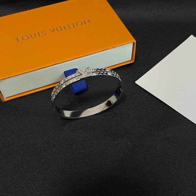 Louis Vuitton Bracelets Chic 249104