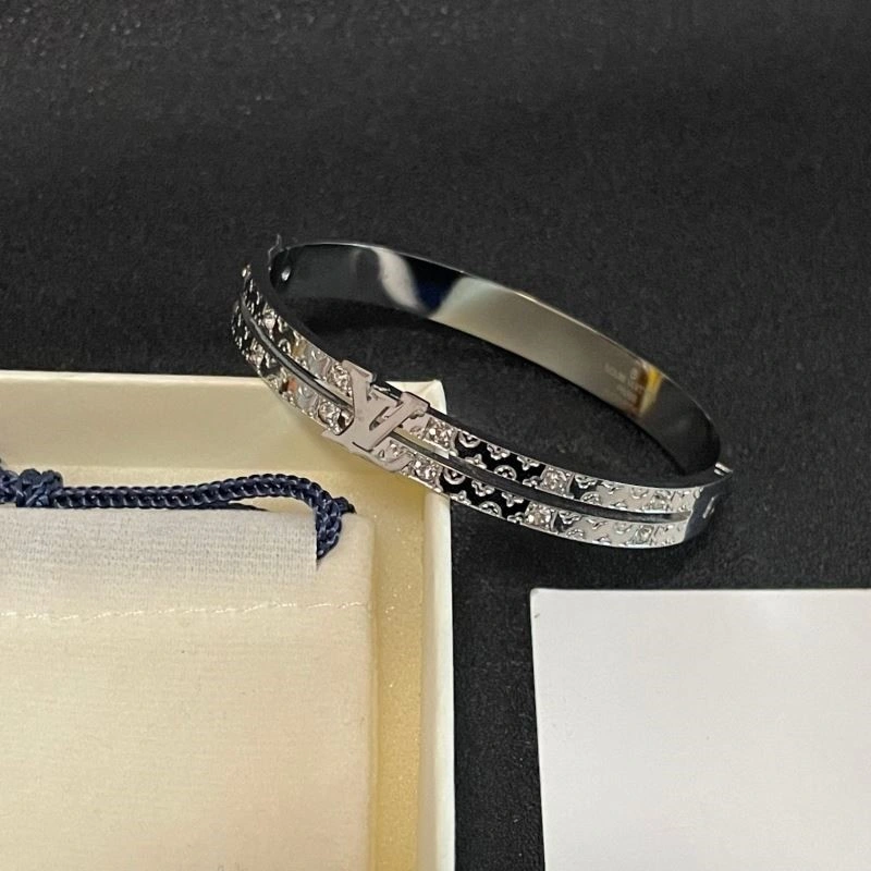 Louis Vuitton Bracelets Chic 249104