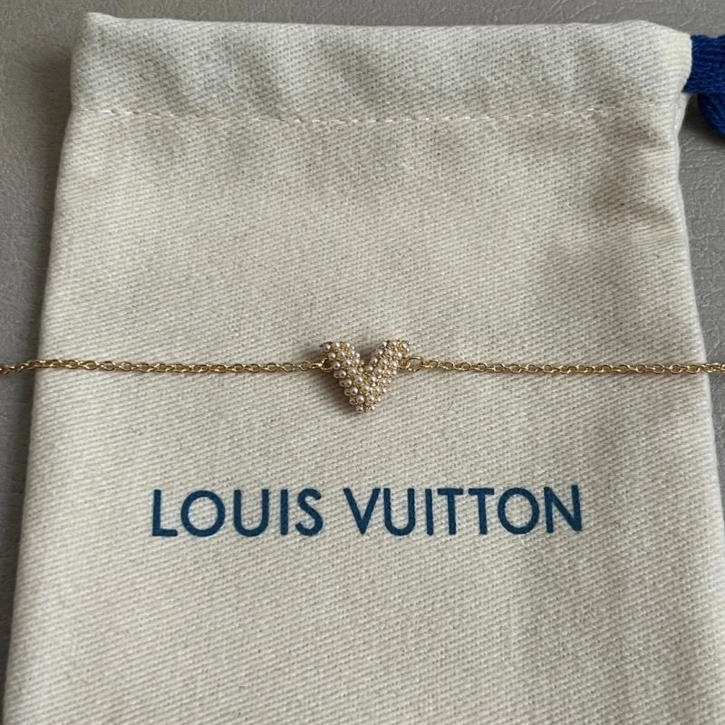 Trendy Louis Vuitton Bracelets 249102