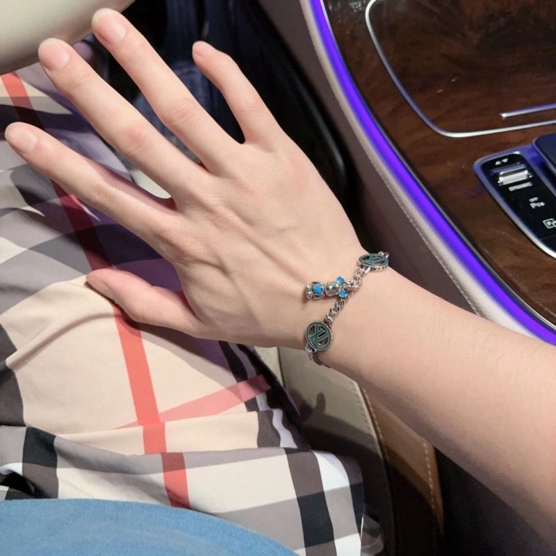 Breathable Louis Vuitton Bracelets 249096